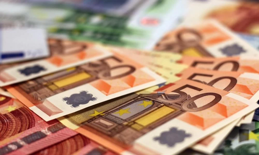"Μπαράζ" μέτρων στήριξης ανακοίνωσε η κυβέρνηση και για τον Δεκέμβρη